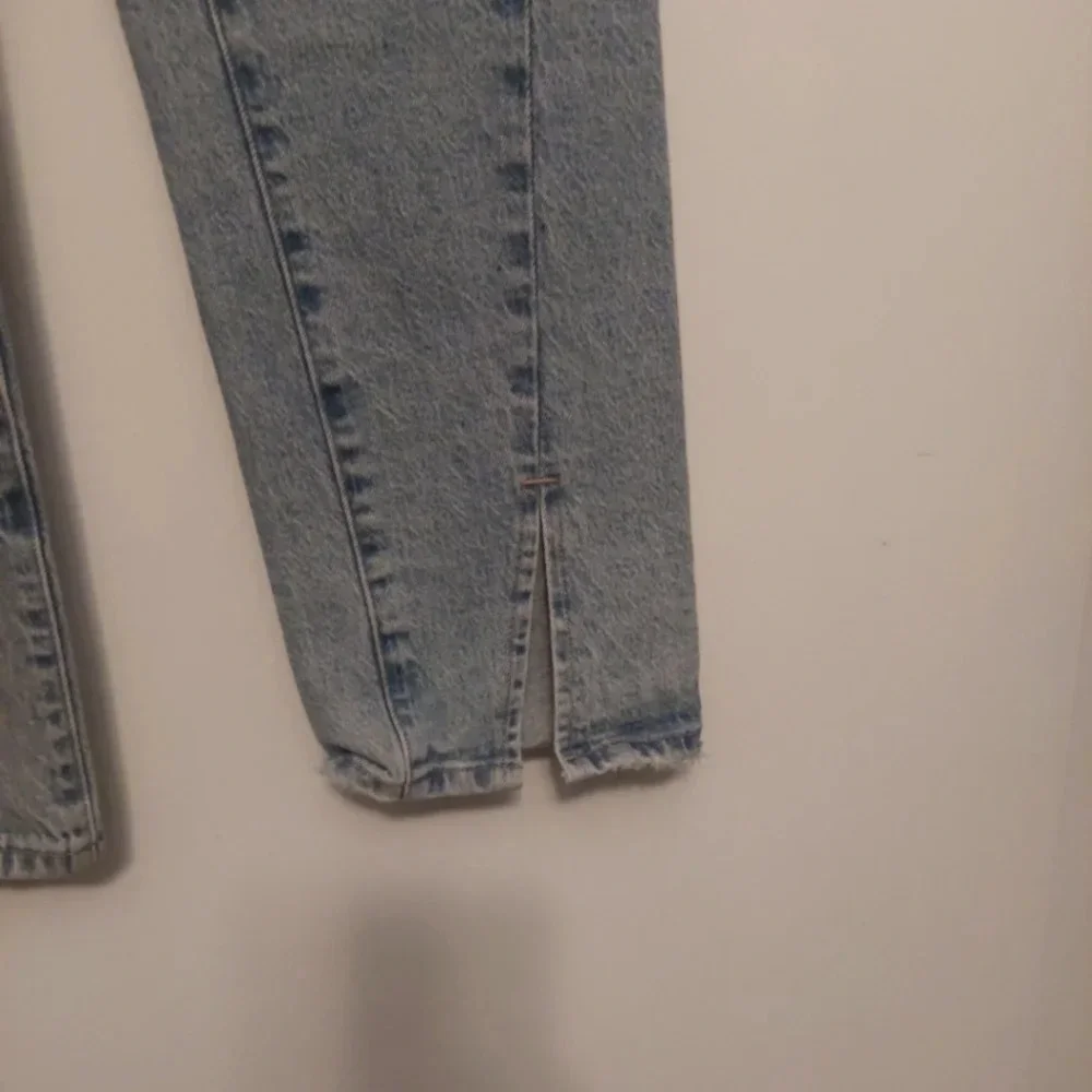 New Good American Good Boy split hem jeans size 4/27 - Picture 8 of 9